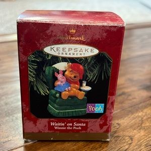 Hallmark: Waitin' on Santa - Winnie The Pooh - 1997 Keepsake Ornament